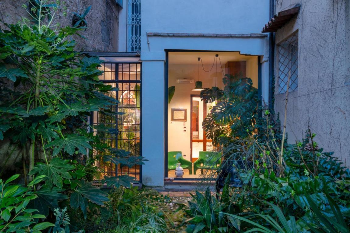 Giardino Segreto - History And Design Apartment Bologna Bagian luar foto